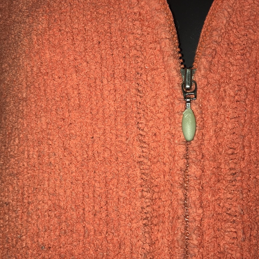Columbia sweater 100% polyester - Picture 2 of 5